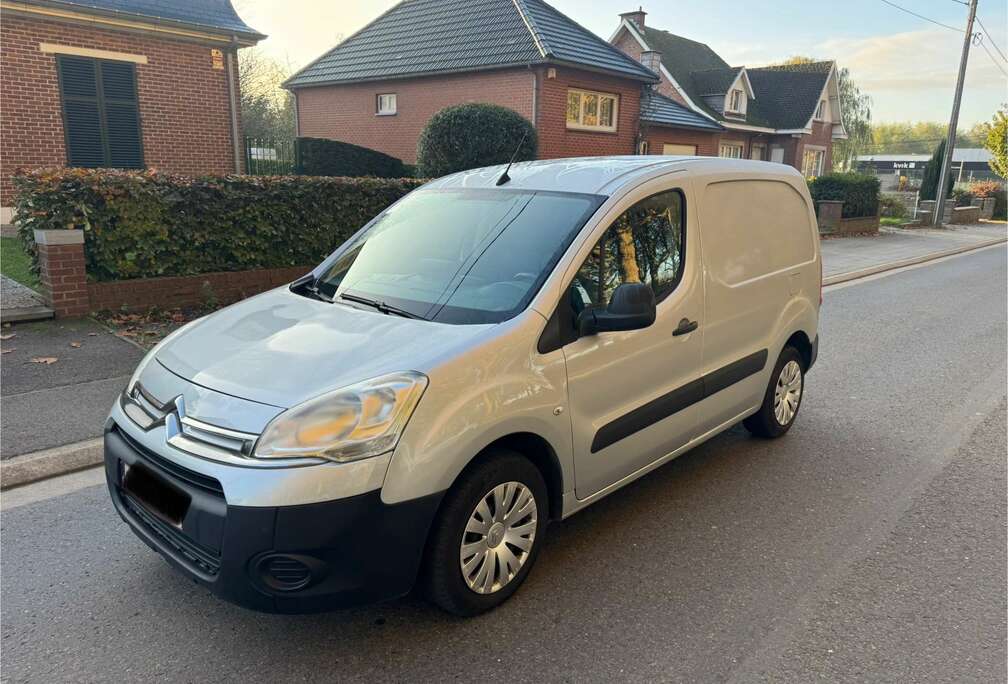 Peugeot 1.6 HDi * 3 places * Gps * Clim * Radars