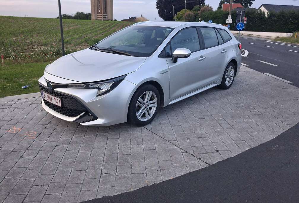 Toyota SW Hybrid 1.8 Dynamic HYBRIDE *PRT A IMMATRICULÉ*
