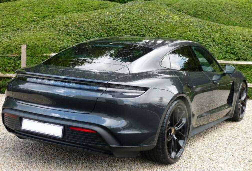 Porsche Taycan 93.4 kWh Taycan 4S