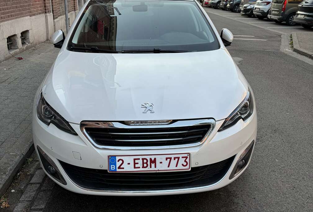 Peugeot 1.2 PureTech Allure STT