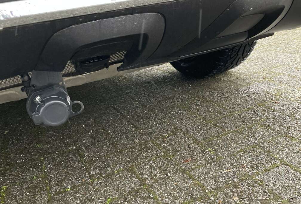 Mercedes-Benz e 4-Matic PHEV