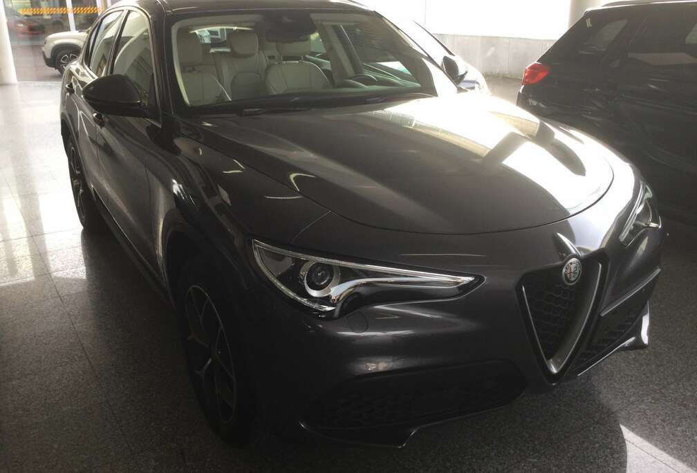 Alfa Romeo Stelvio 2.0 T AWD Super (EU6d-TEMP)