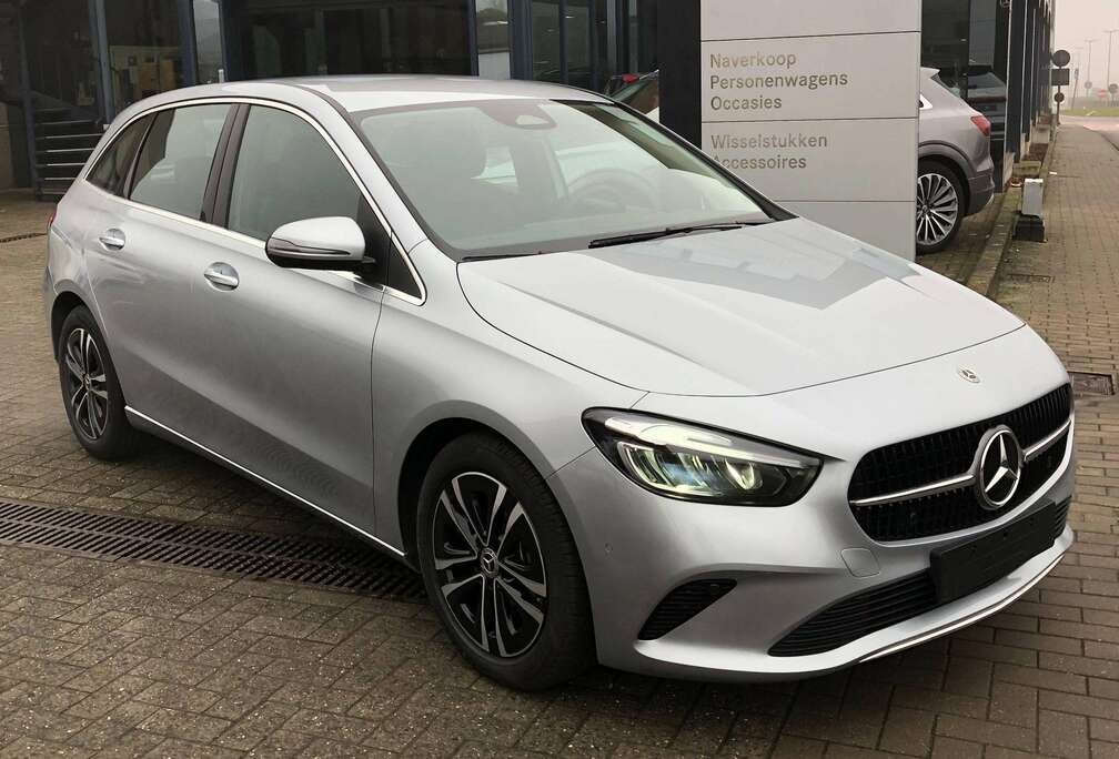Mercedes-Benz B 180 7G-DCT, 2700 KMS, Achteruitrijcamera,Carplay, Winter Pack, LED High Performance Headlamps, Automatische Airco
