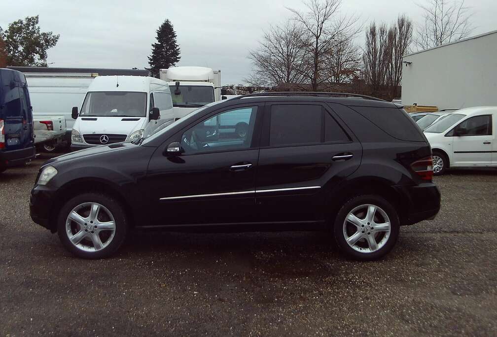 Mercedes-Benz dig-airco-alcantara trekhaak-navi++++++