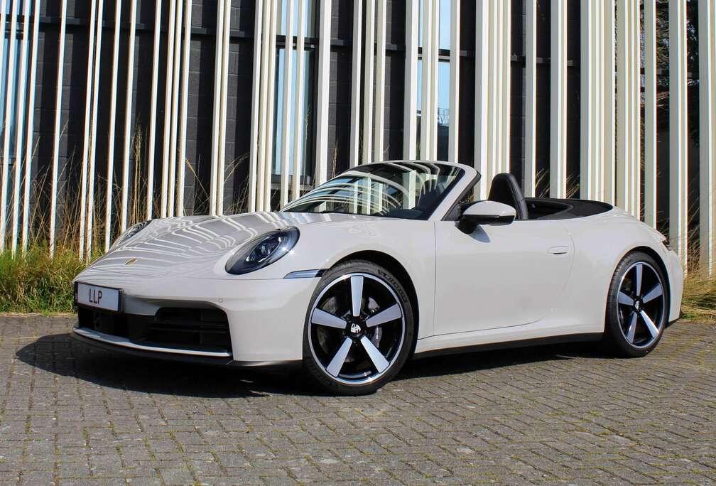 Porsche 911 Cabrio New Model 2025 Full option  As new