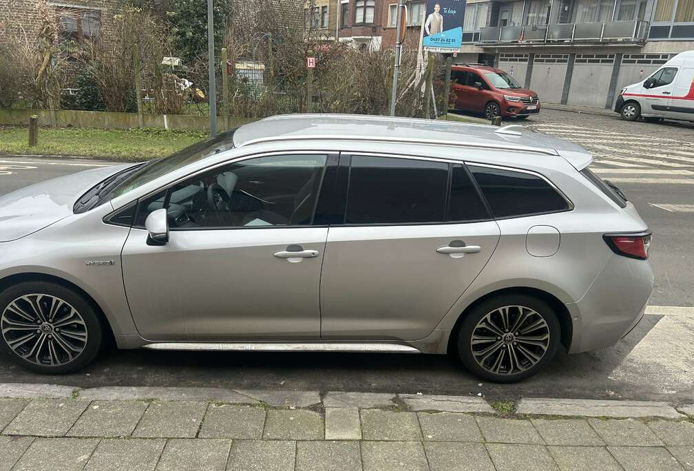 Toyota SW Hybrid 1.8 Premium e-CVT