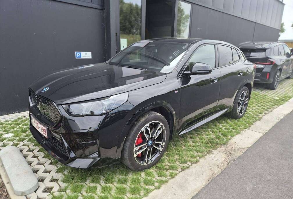 BMW iX2 66.5 kWh eDrive20