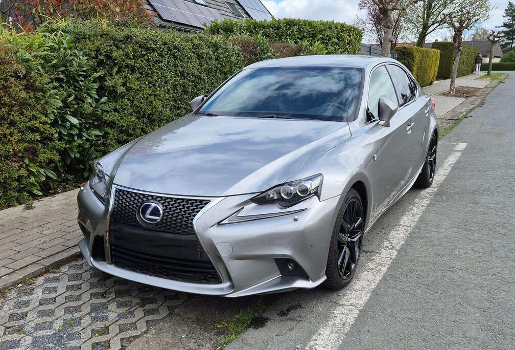 Lexus IS 300h 2.5i F-Sport Line E-CVT
