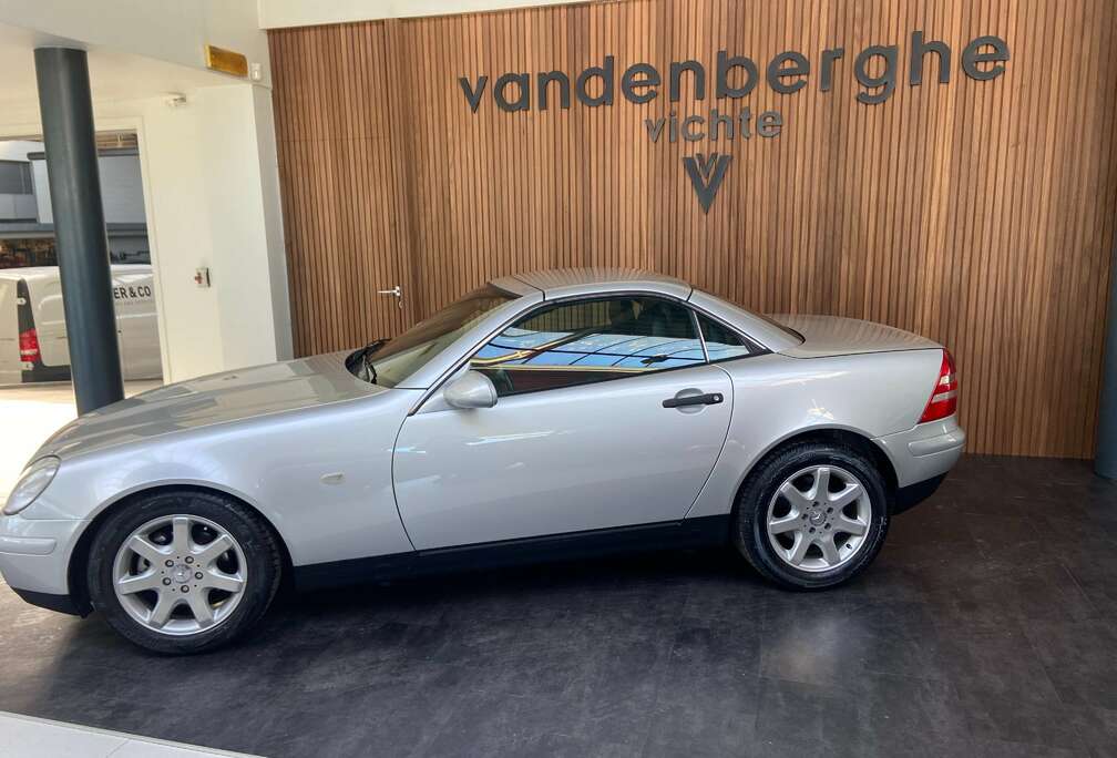 Mercedes-Benz airco leder als nieuw bijna oldtimer