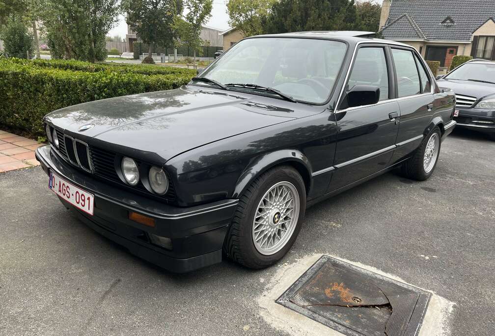 BMW 320i