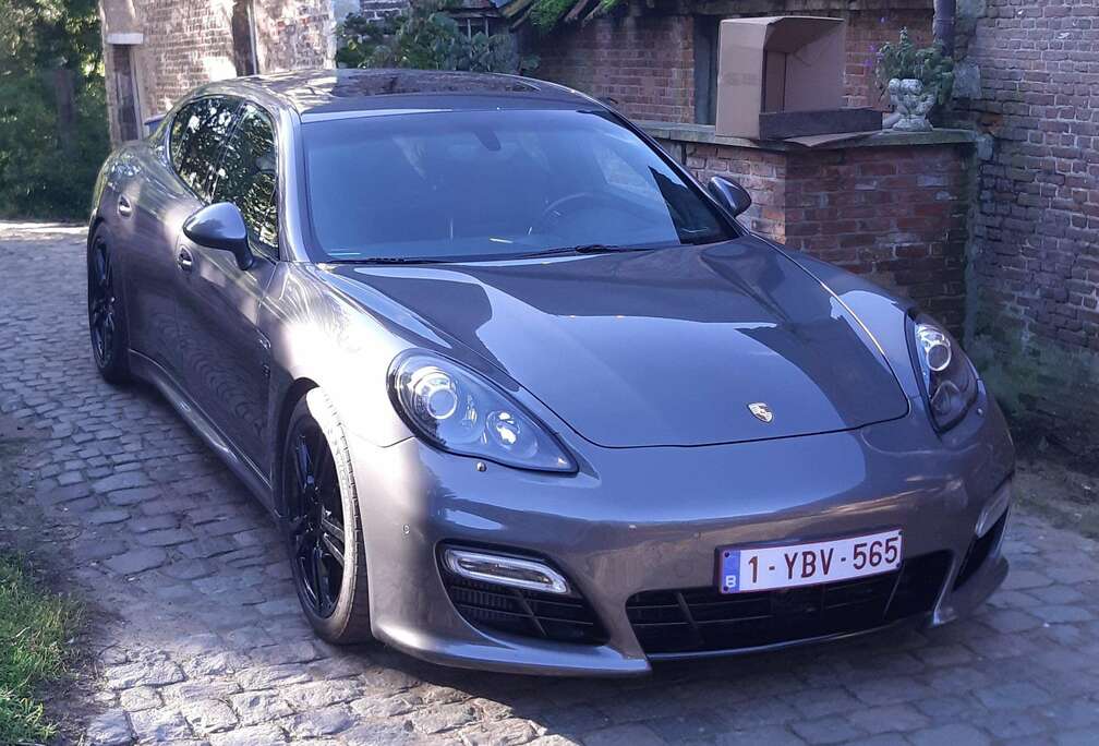 Porsche Panamera Turbo S PDK