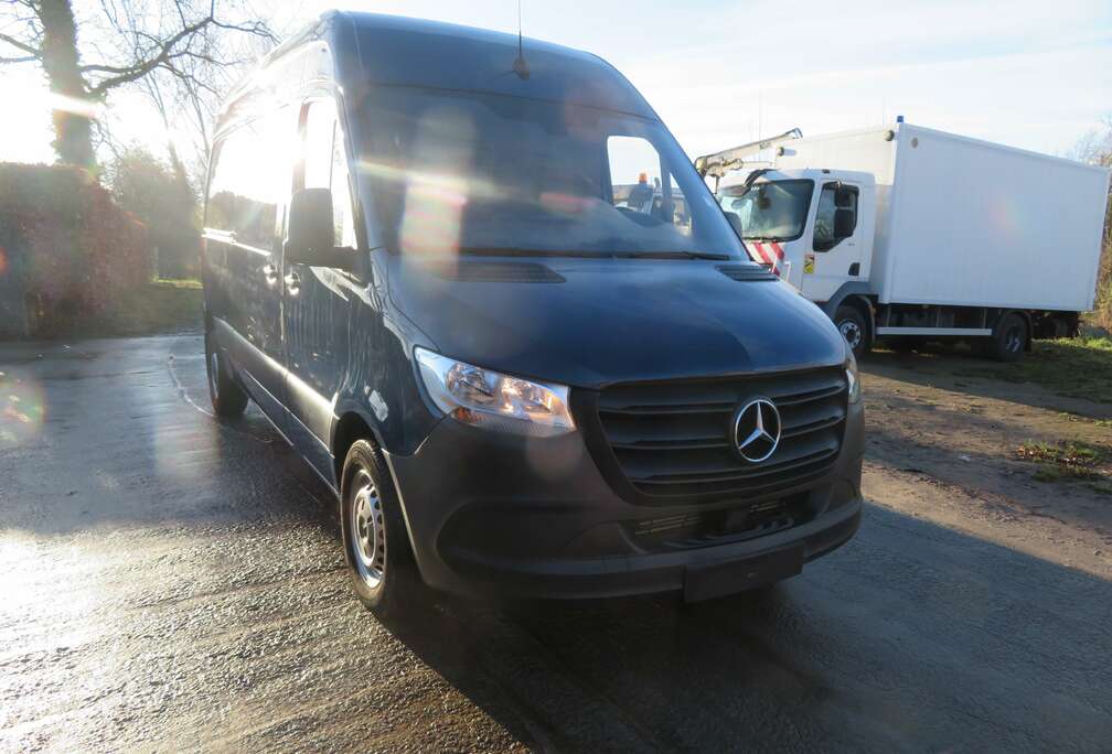 Mercedes-Benz 311CDi - FWD - A2H2