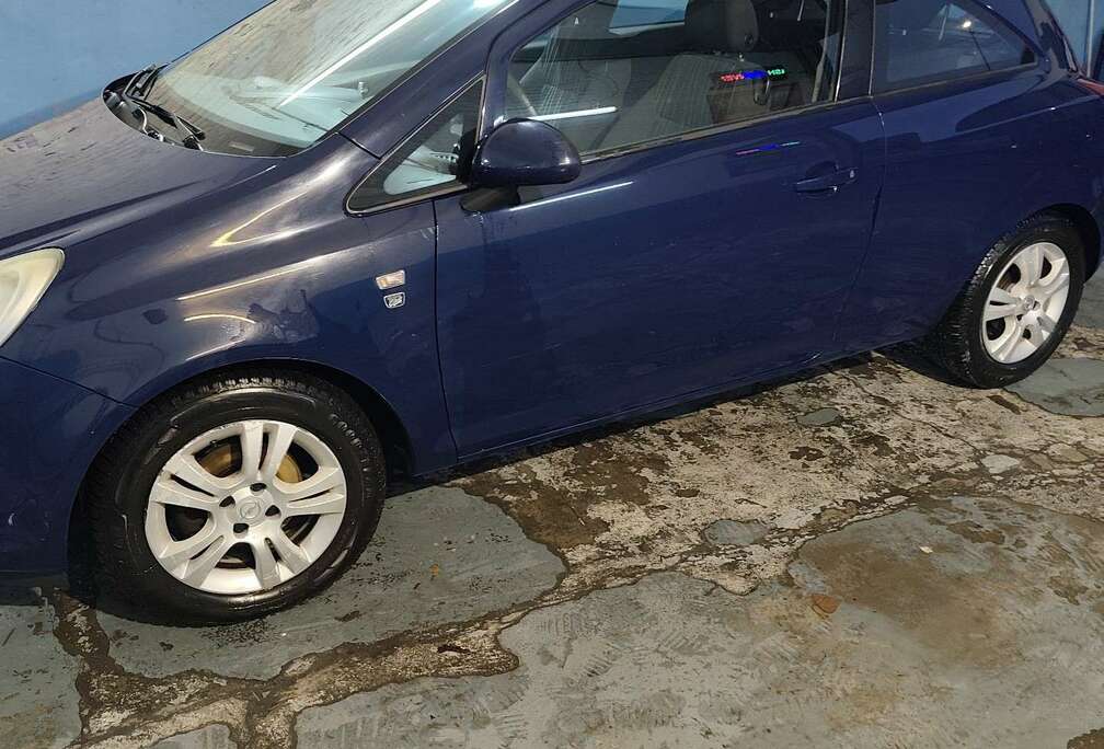 Opel 1.0 - 65 Essentia