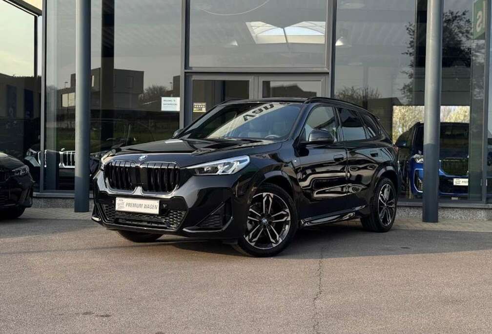 BMW sDrive18i M Sport / PANODAK / TREKHAAK / DODE HOEK