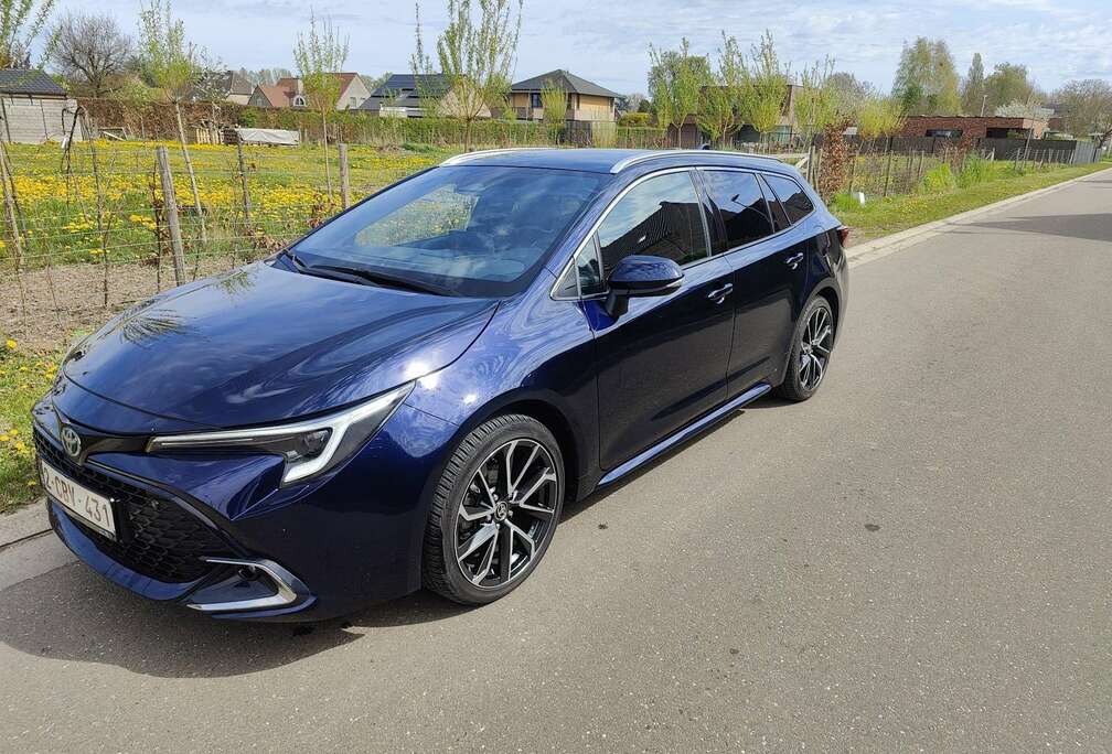 Toyota TS Hybrid 1.8 Premium e-CVT GPF