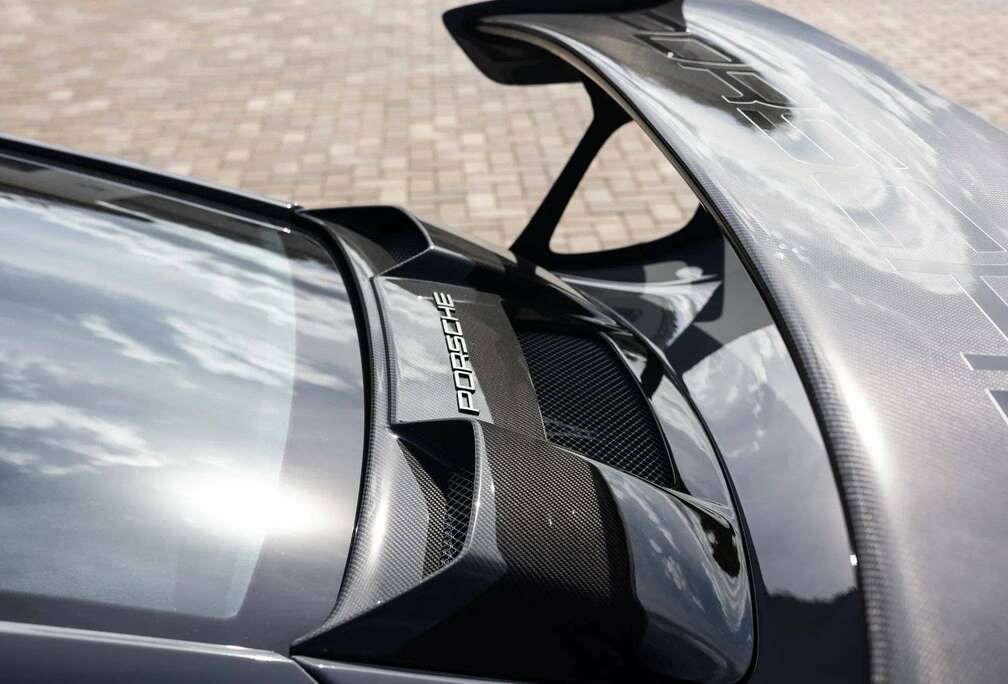 Porsche 911 GT2 RS 3.8 Bi-Turbo PDK