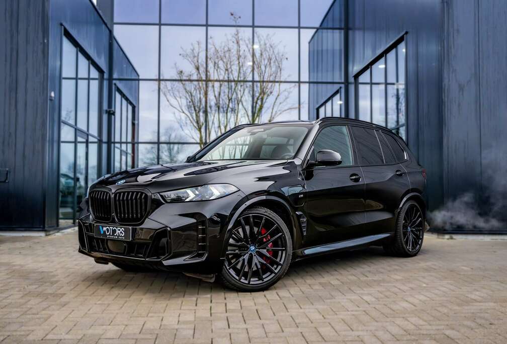 BMW xDrive50e - M sport - Massage - B&W - HUD