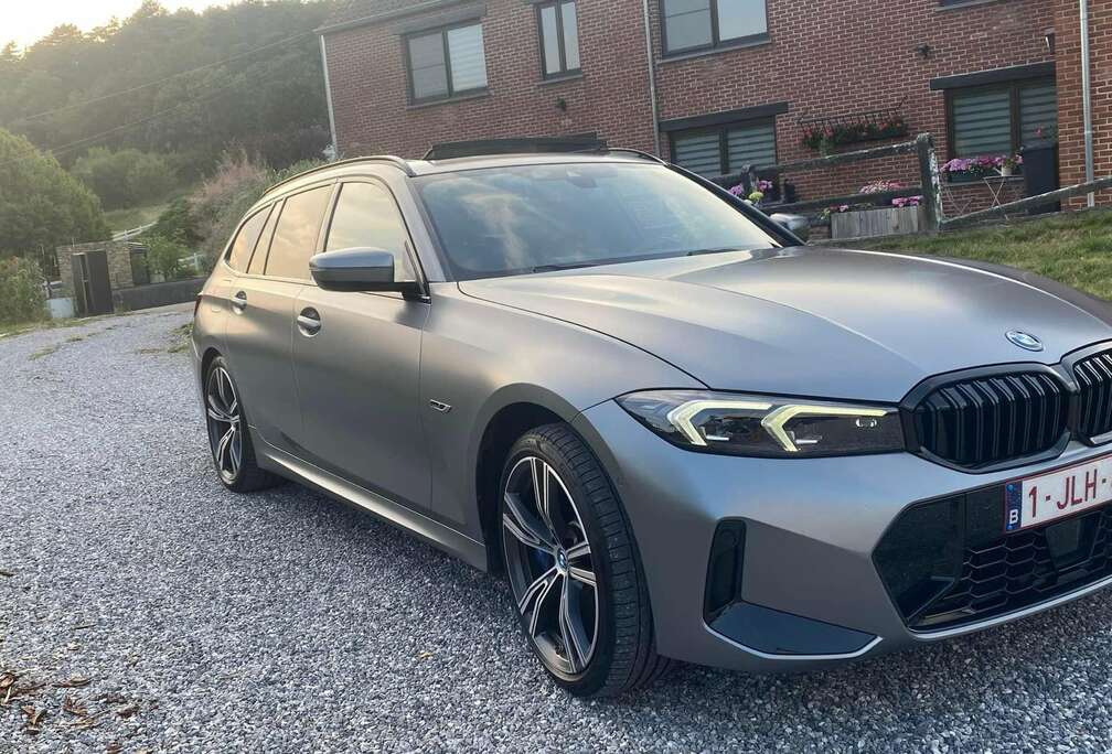 BMW Touring 330e