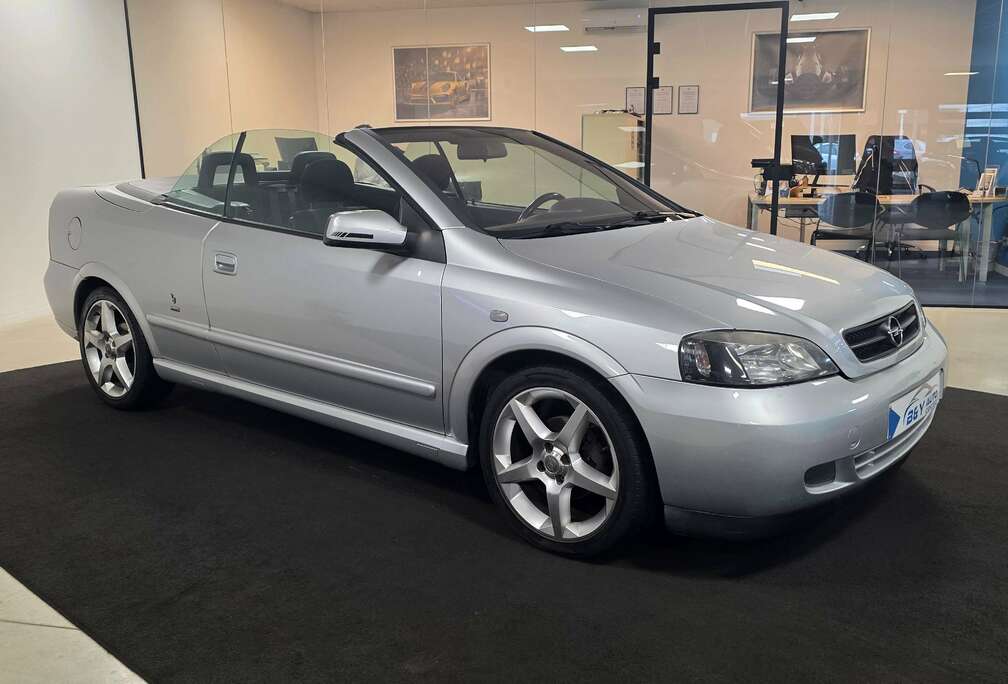 Opel Cabrio 1.6 16V Benzine Linea Rossa