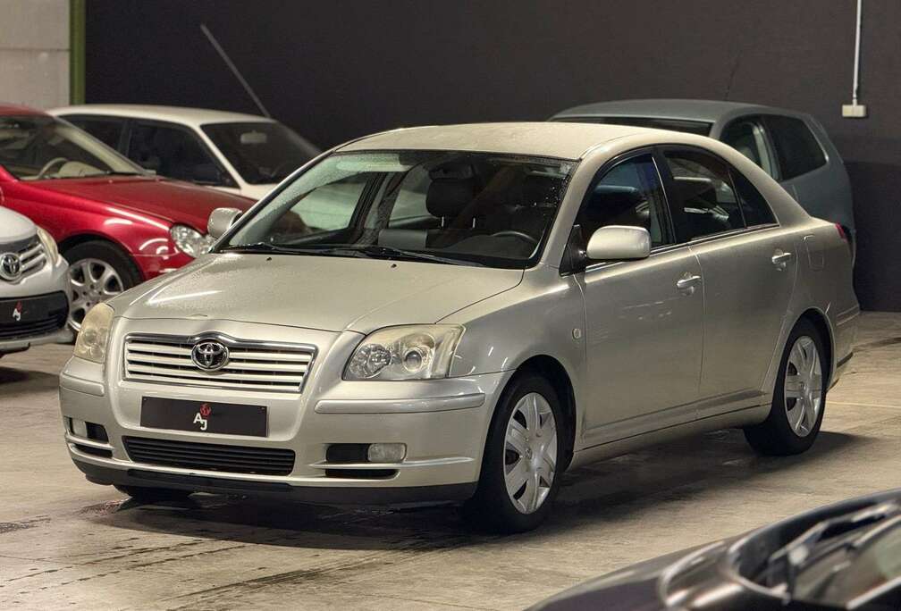 Toyota 1.8 VVT-i Automatik Executive // GPS // Cuir