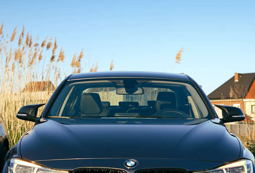 BMW 330e 252 ch Lounge Plus A