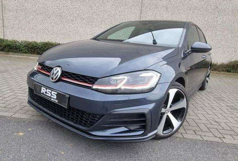 Volkswagen Golf 2.0 TSI Performance DSG