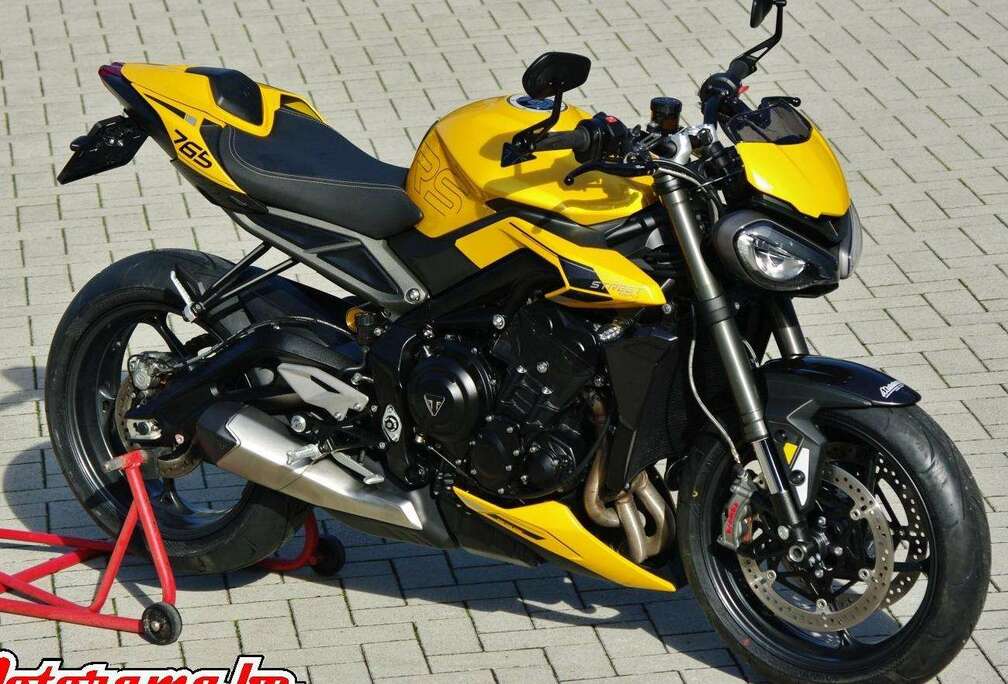 Triumph RS