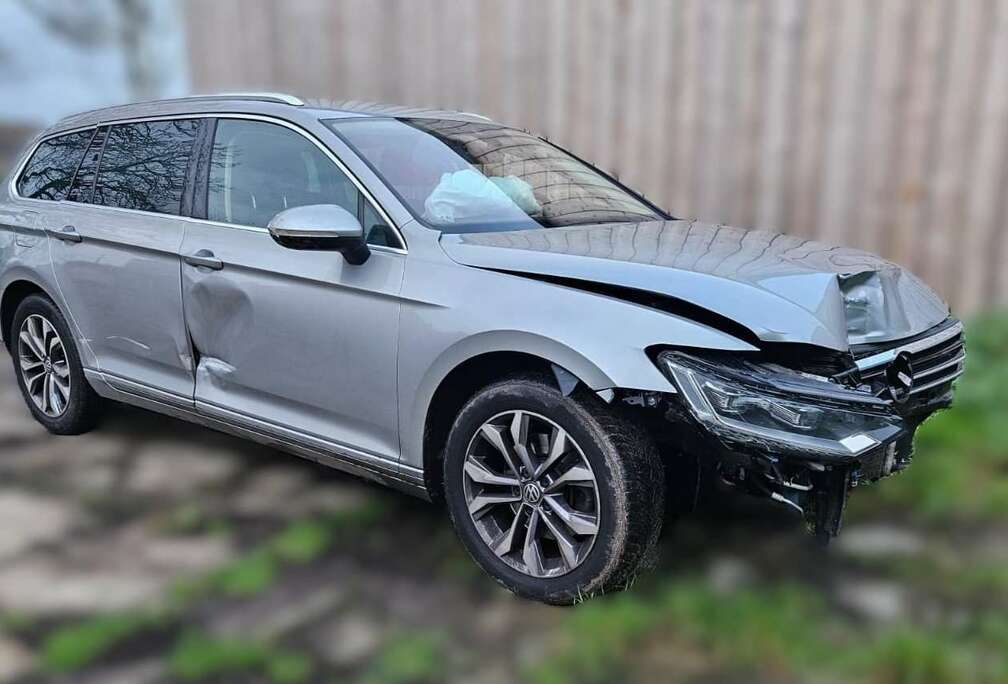 Volkswagen 1.6 TDi BOITE AUTO DSGACCIDENTEE