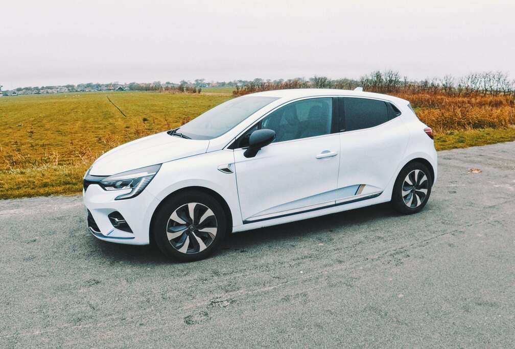 Renault Clio E-TECH Hybrid FIRST E-TECH Hybrid