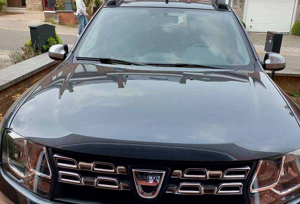 Dacia 1.6i 4x2 Anniversary 2