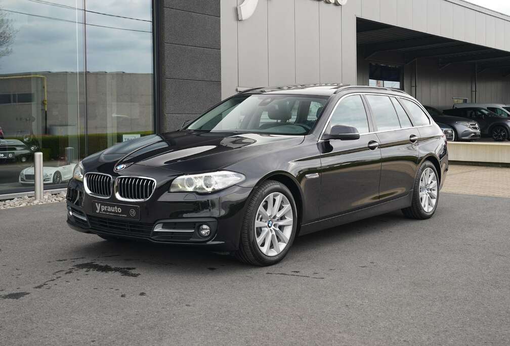 BMW Touring 520 dA Leder Sportzetels Panorama Parkeerhulp Elektrische zetels Cruise