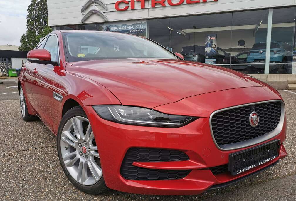 Jaguar XE 2.0 AWD