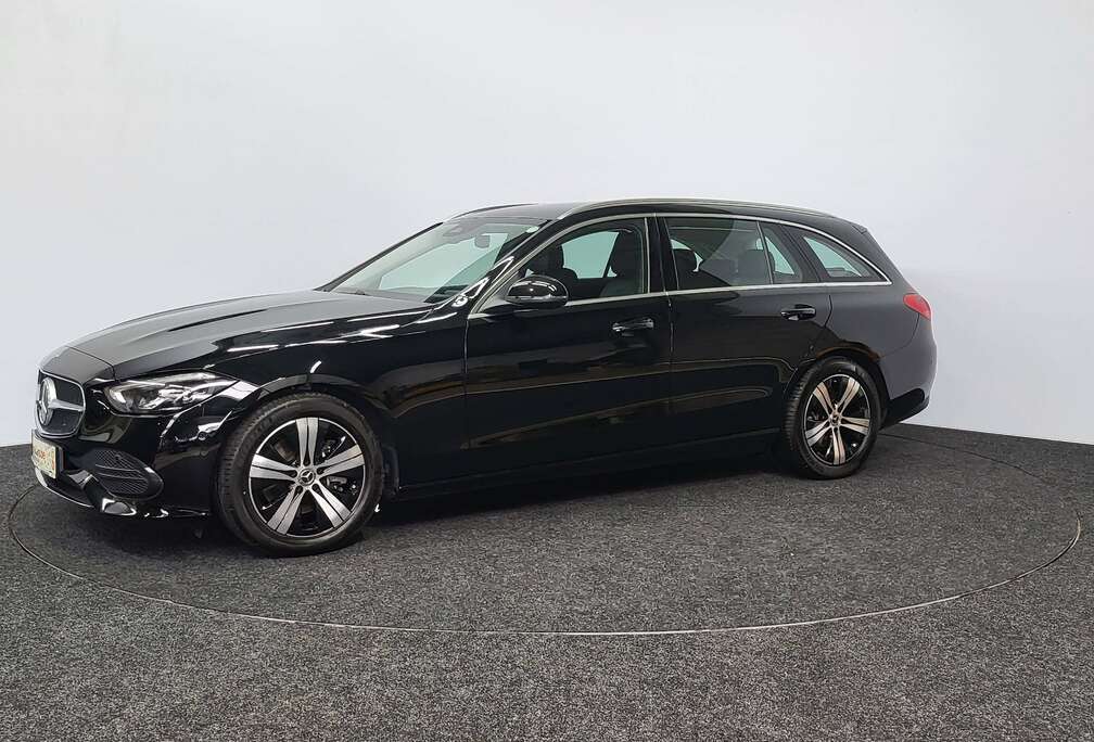 Mercedes-Benz d | 2025 | 49.526 km | Cruise | Led | Navi | CarPlay | Camera | DAB | Automatische Airco