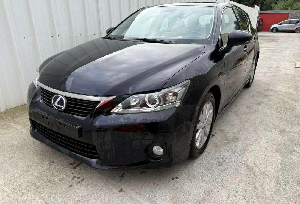 Lexus essence hybride clim euro 5