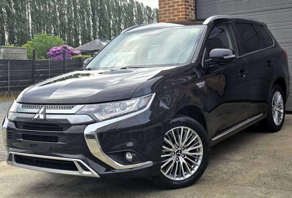 Mitsubishi 2.4 Plug In Hybride 4X4 2021 71.000KM