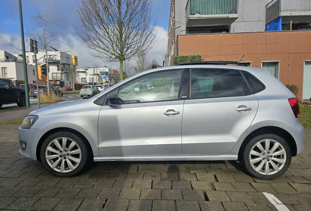 Volkswagen 1.2 85 Style  prête à immatriculer 0467 63 94 32