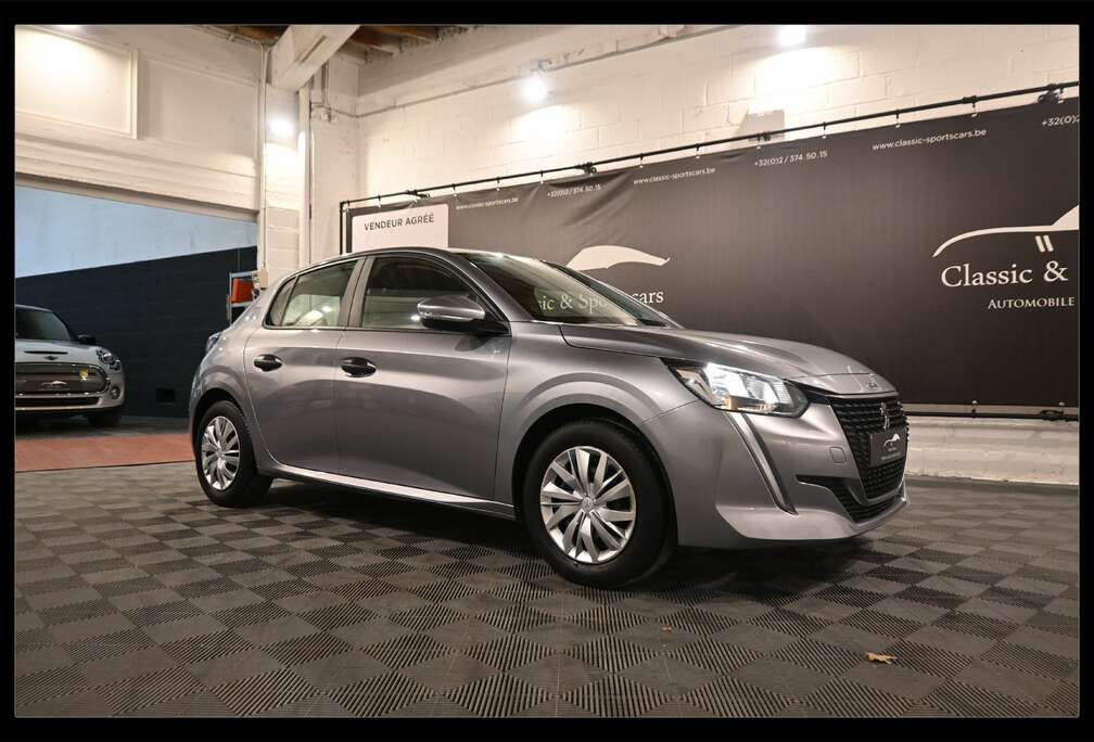 Peugeot 1.2i PureTech EURO 6d / 13.000km / LIKE NEW