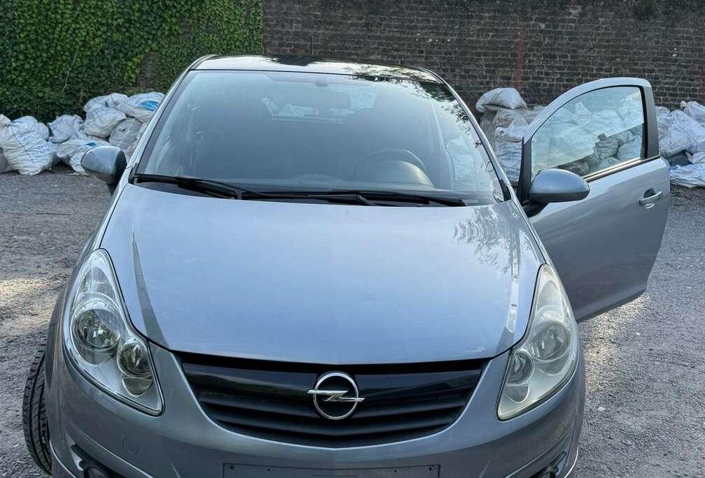 Opel 1.2 16V Sport Opc