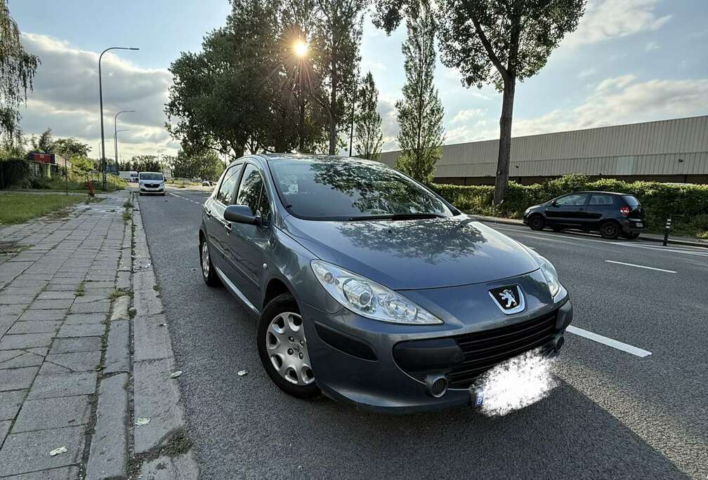Peugeot 1.4i D-Sign