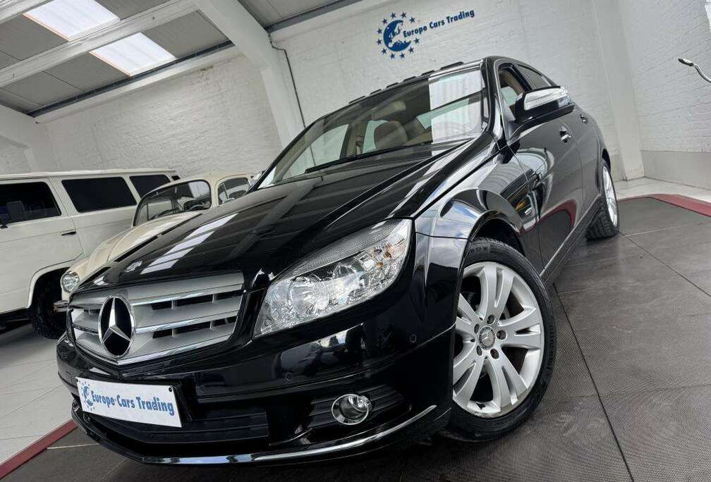 Mercedes-Benz 2.2CDI 136CH TOIT OUVRANT 1ER MAIN CARNET D\'ENTRETIEN GAR 12M