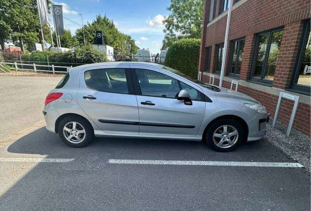 Peugeot 308 1.4i Confort Pack