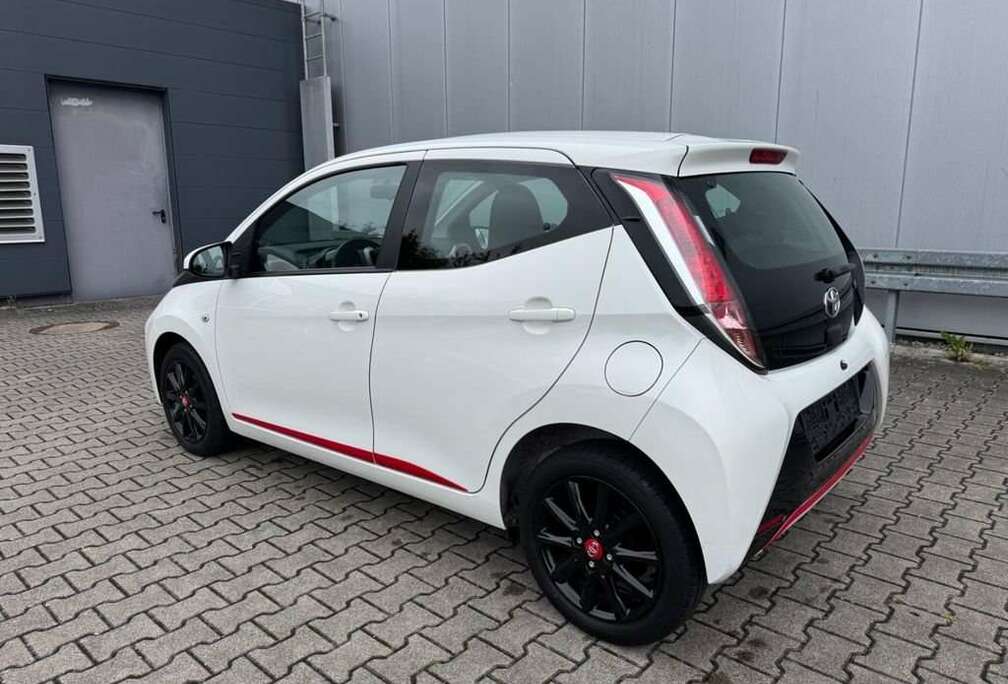 Toyota Aygo 1.0i VVT-i x