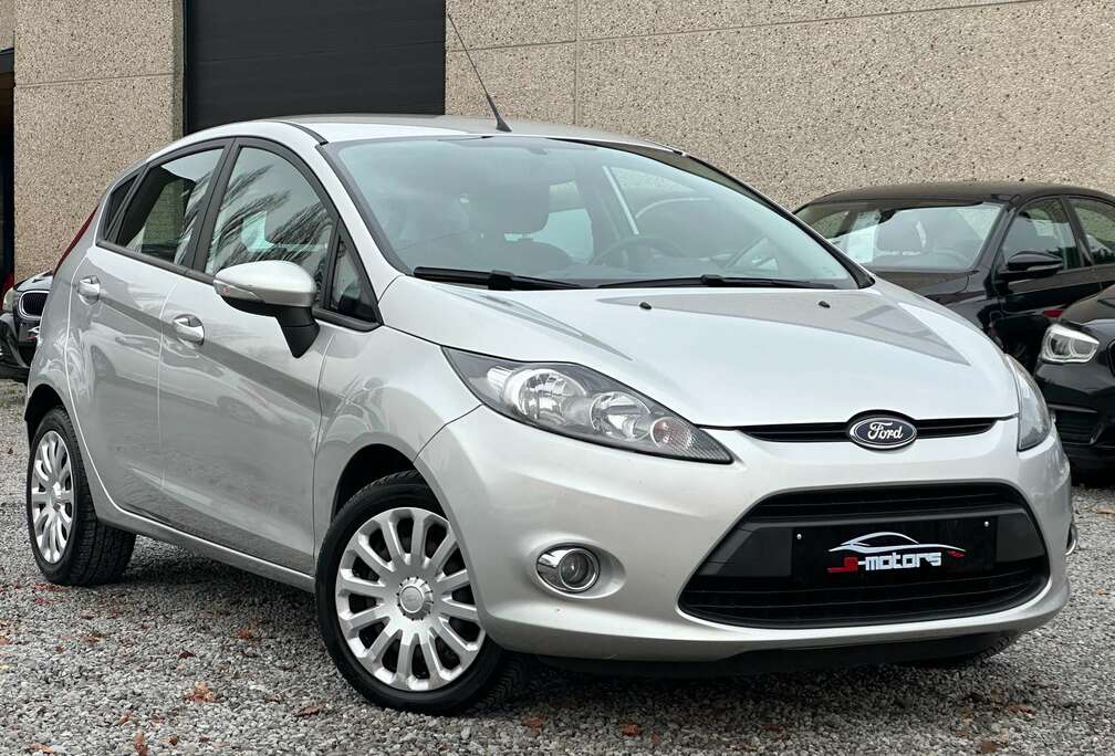 Ford 1.25i  TRES PROPRE