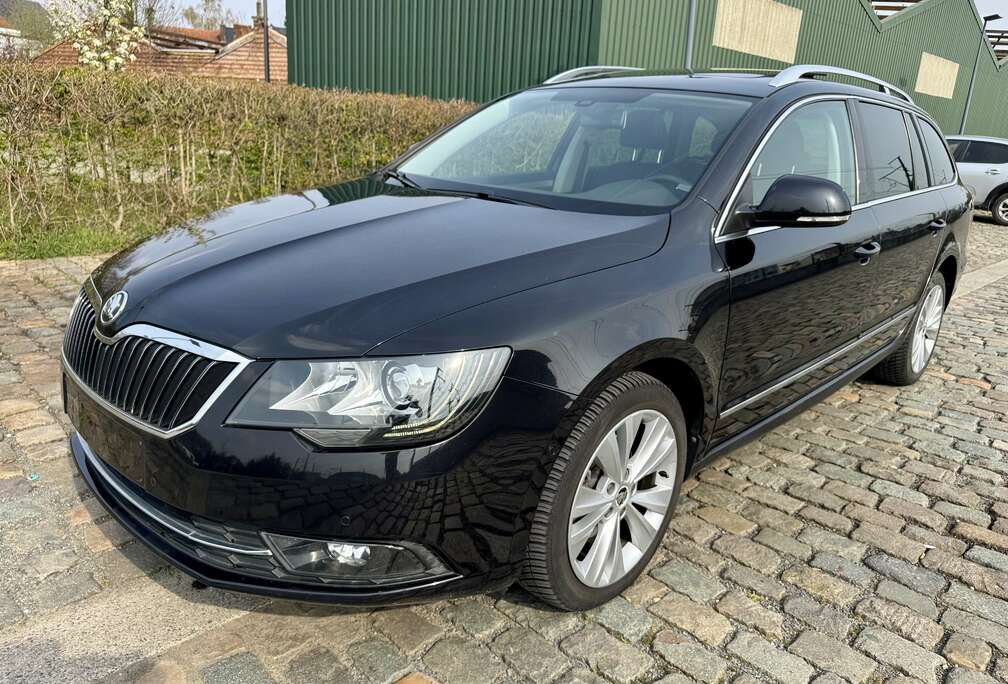 Skoda Skoda Superd 1.6 TDi 1r Main 132.000 km Carnet Automatique
