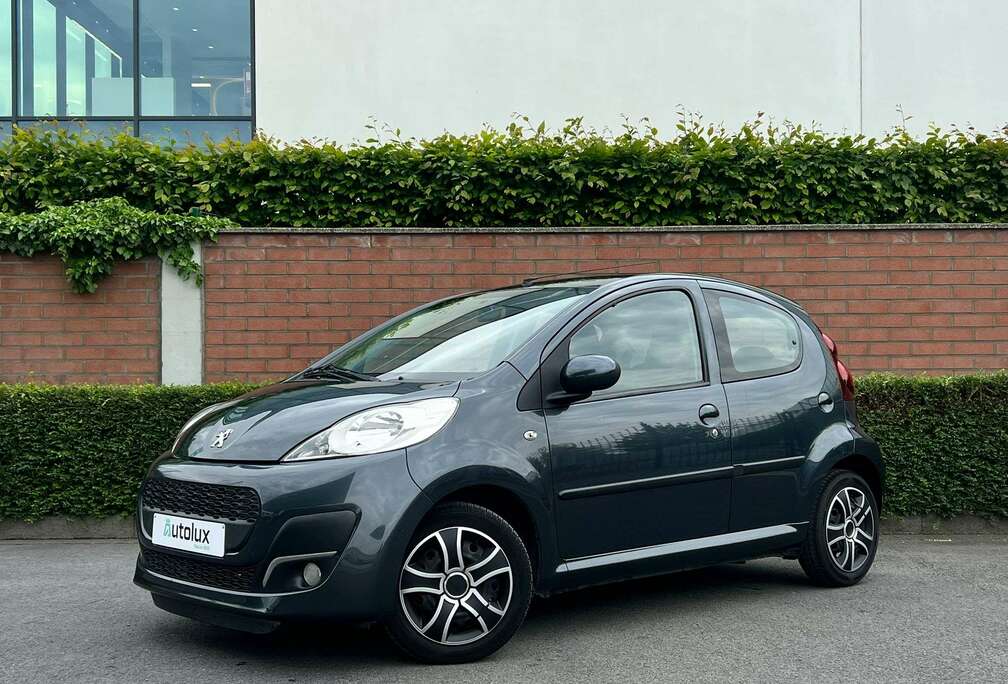 Peugeot 54.000 KM - AUTOMATIQUE - ESSENCE