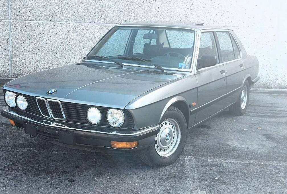 BMW i ** 1982 ** 192000km ** 6-cilinder **