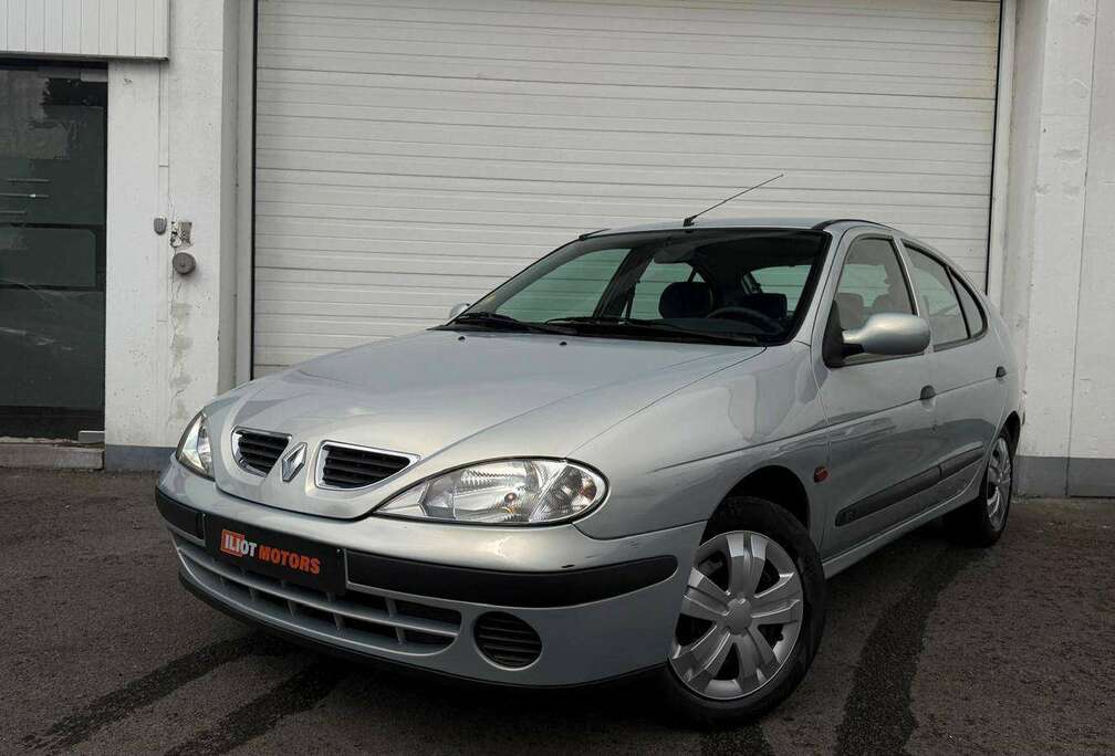 Renault AUTOMAAT* GARANTIE 12 MAANDEN * BENZINE