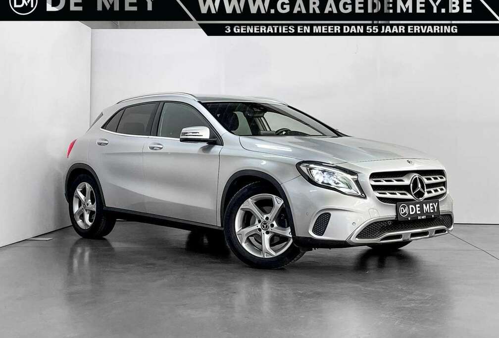 Mercedes-Benz GLA 180 AT 1.6i / Camera / Navigatie / Cruise control / PDC