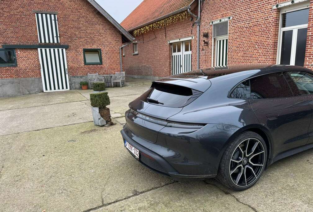 Porsche Taycan Sport Turismo