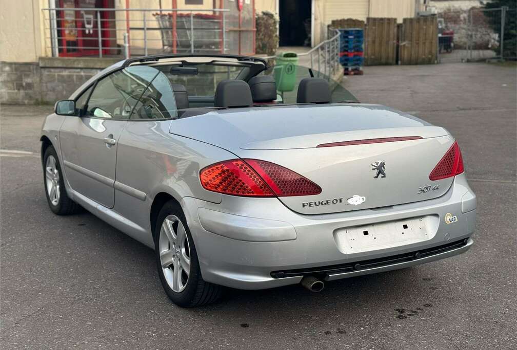 Peugeot CC 1.6i 16v Dynamique